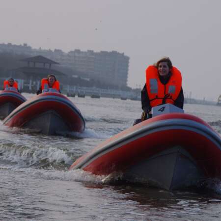 Teambuilding Wavekarting explore 2p par bateau à Cadzand