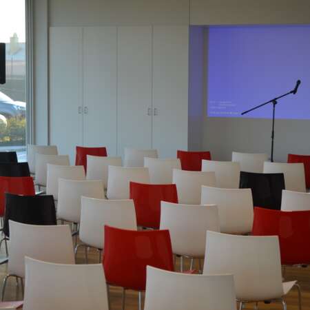 Grote vergaderzaal halve dag
